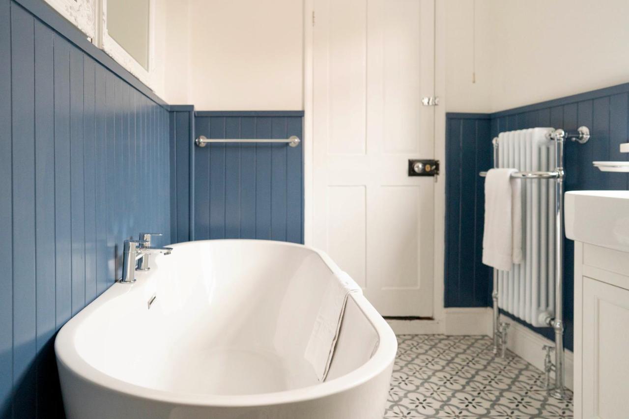 Stylish Retreat Inside Walls Holiday home *