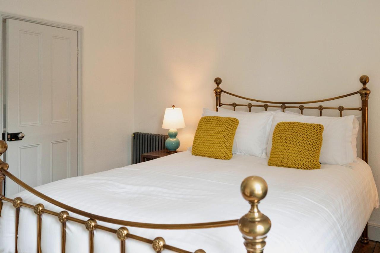 Stylish Retreat Inside Walls York