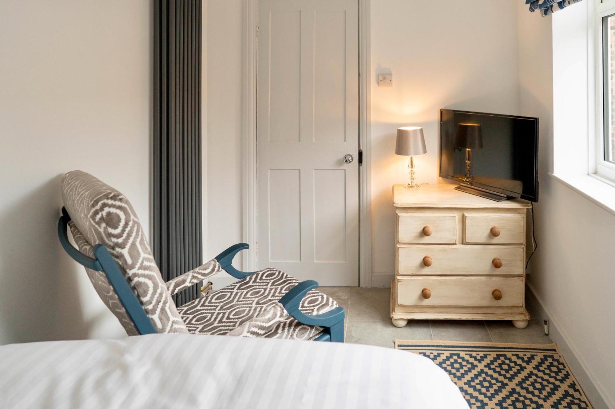 Stylish Retreat Inside Walls *
